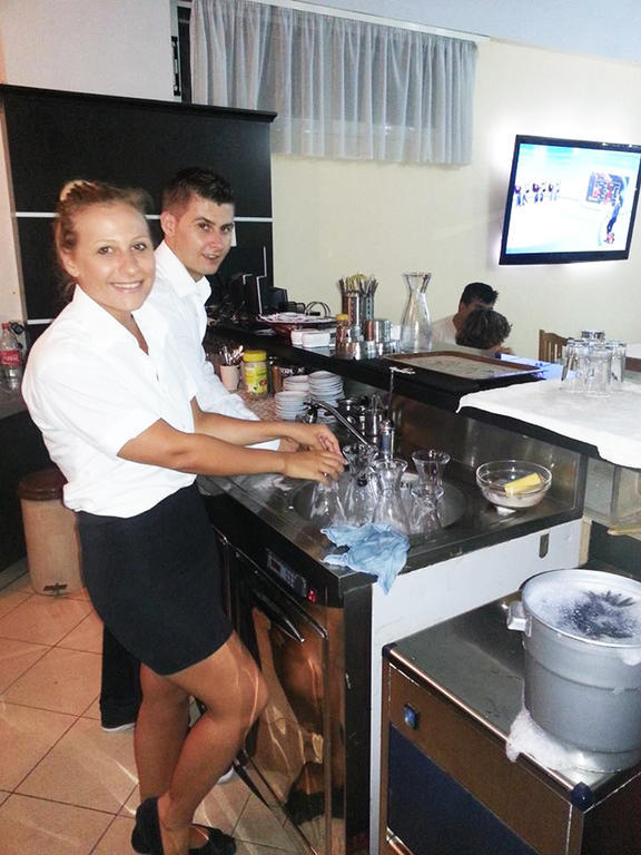 Hotel Aulona 3*